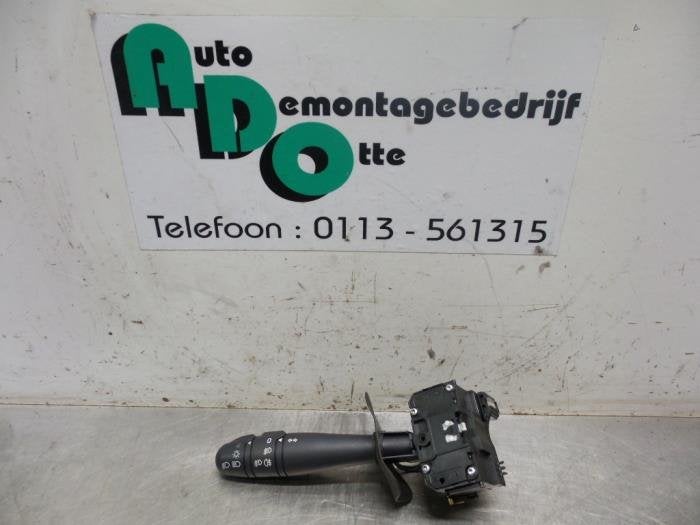 Commutateur feu clignotant d'un Renault Clio (Clio 2 01-), Renault, -, 3 mois de garantie, Utilisé
