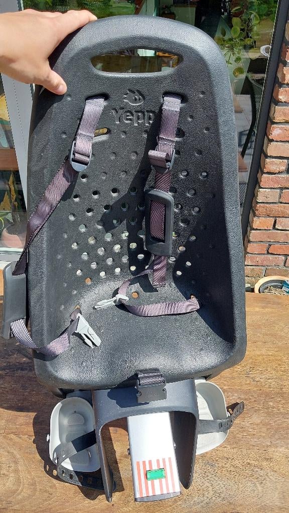 Yepp maxi, Fietsen en Brommers, Fietsaccessoires | Fietsstoeltjes, Zo goed als nieuw, Achterzitje, 9 t/m 18 kg, Voetsteuntjes