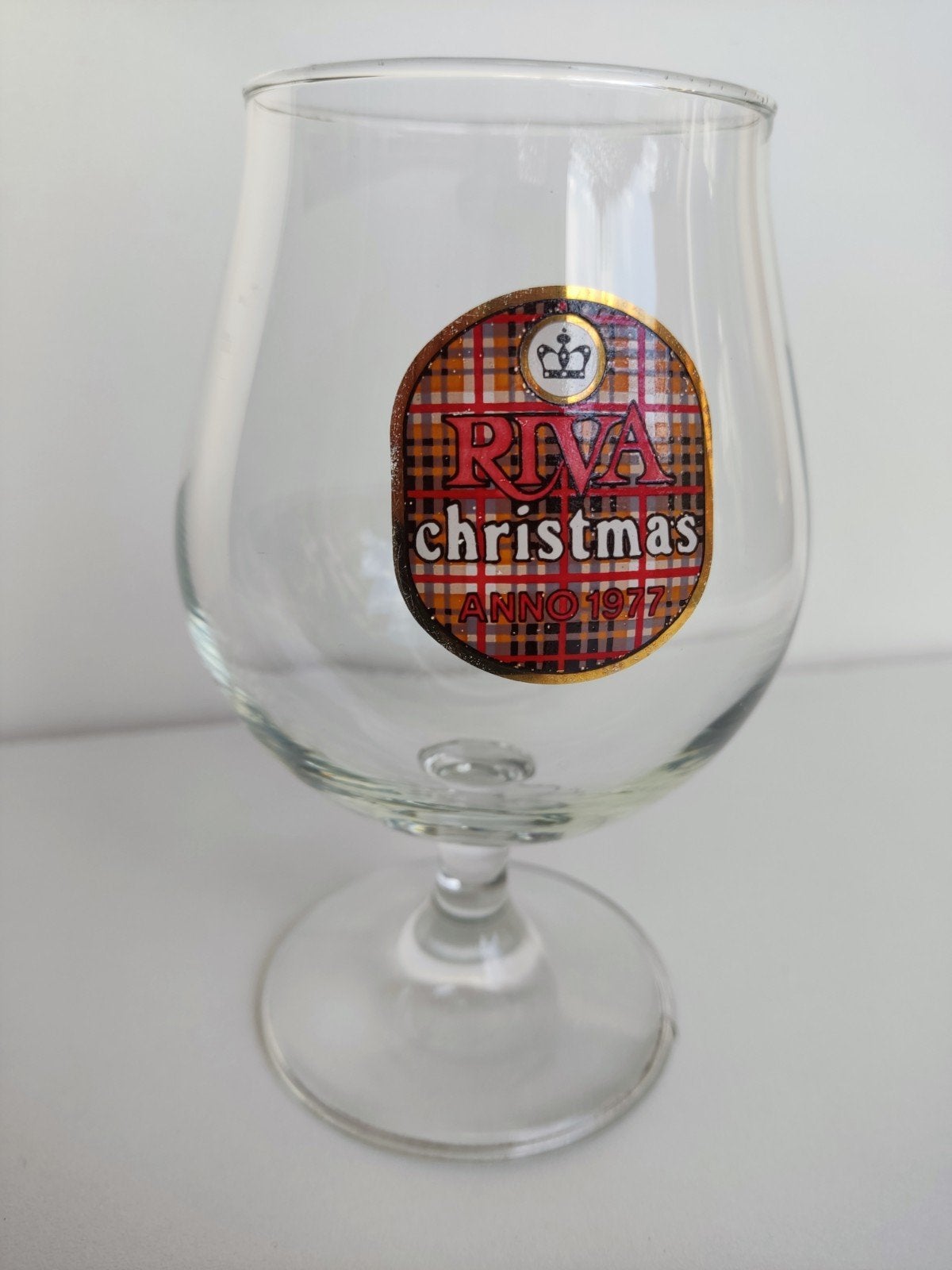 Zeldzaam Riva Christmas Bierglas – Anno 1977 – Brouwerij Riv, Ophalen, Zo goed als nieuw, Glas of Glazen, Overige merken