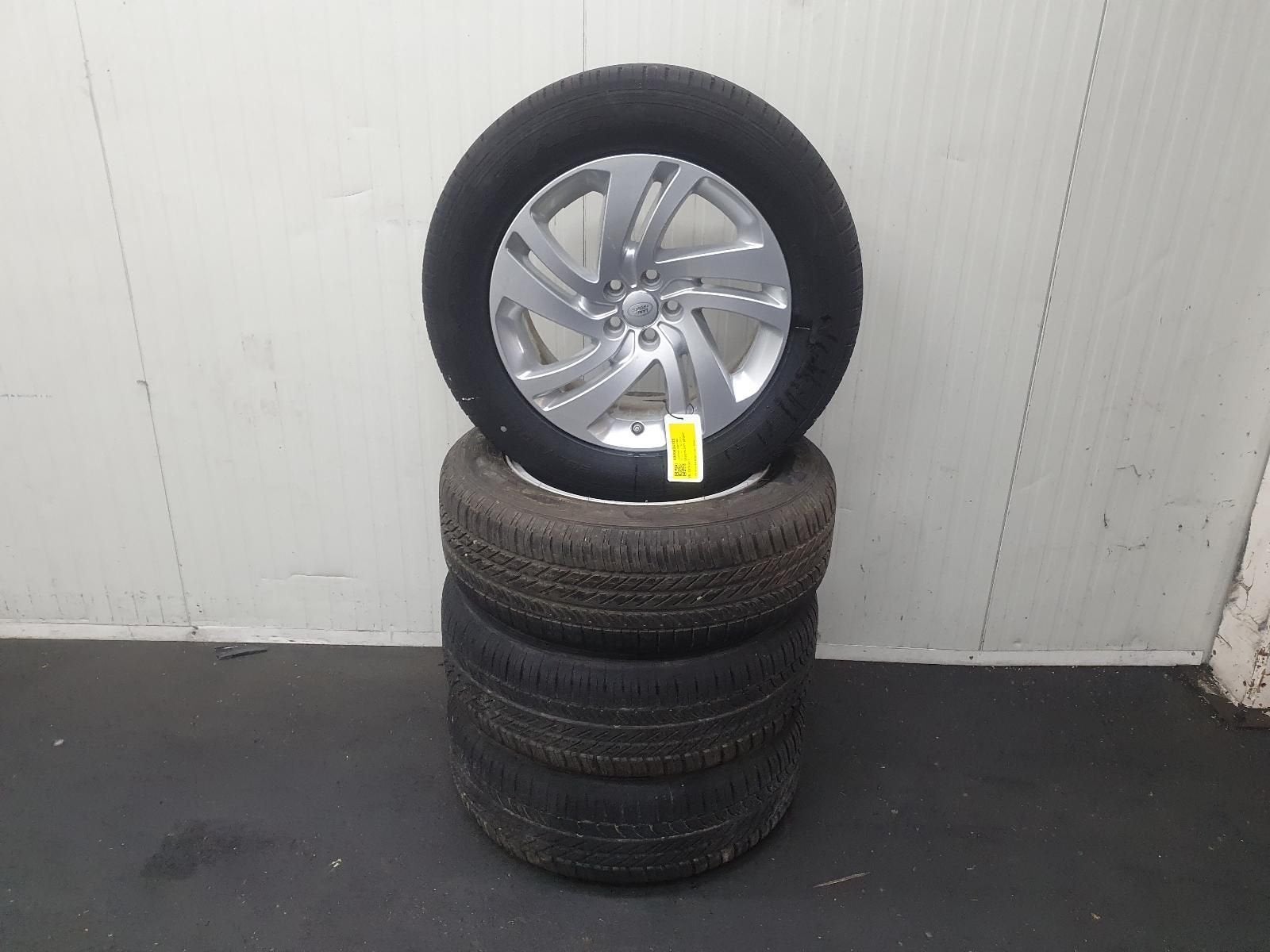 Disvovery sport L550 235/60 18 Goodyear, Autos : Pièces & Accessoires, Pneus et Jantes, Véhicule de tourisme, Pneus été, -