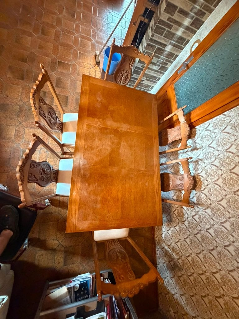 Taple en bois avec six chaise., Antiquités & Art, Enlèvement