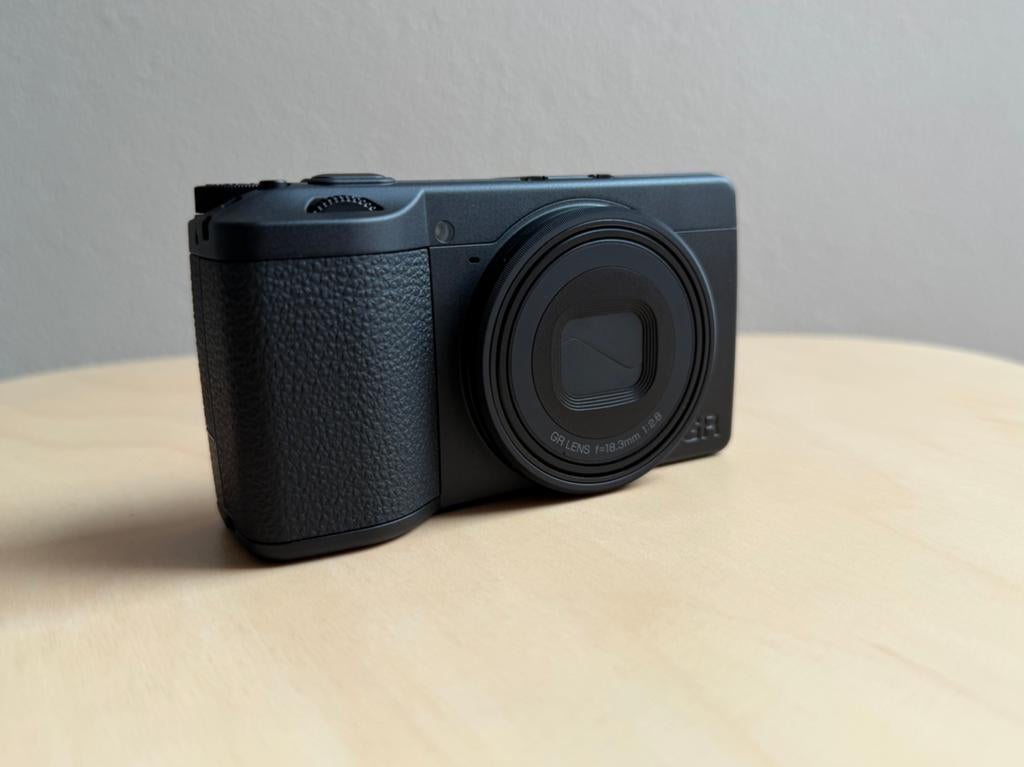Nieuw Ricoh GR IV Monochrome Digitale Point & Shoot Camera, TV, Hi-fi & Vidéo, Enlèvement ou Envoi, Neuf, Compact