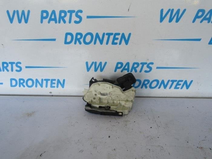Serrure portière mécanique 4portes avant droite d'un Volks, Volkswagen, -, 3 mois de garantie, Utilisé
