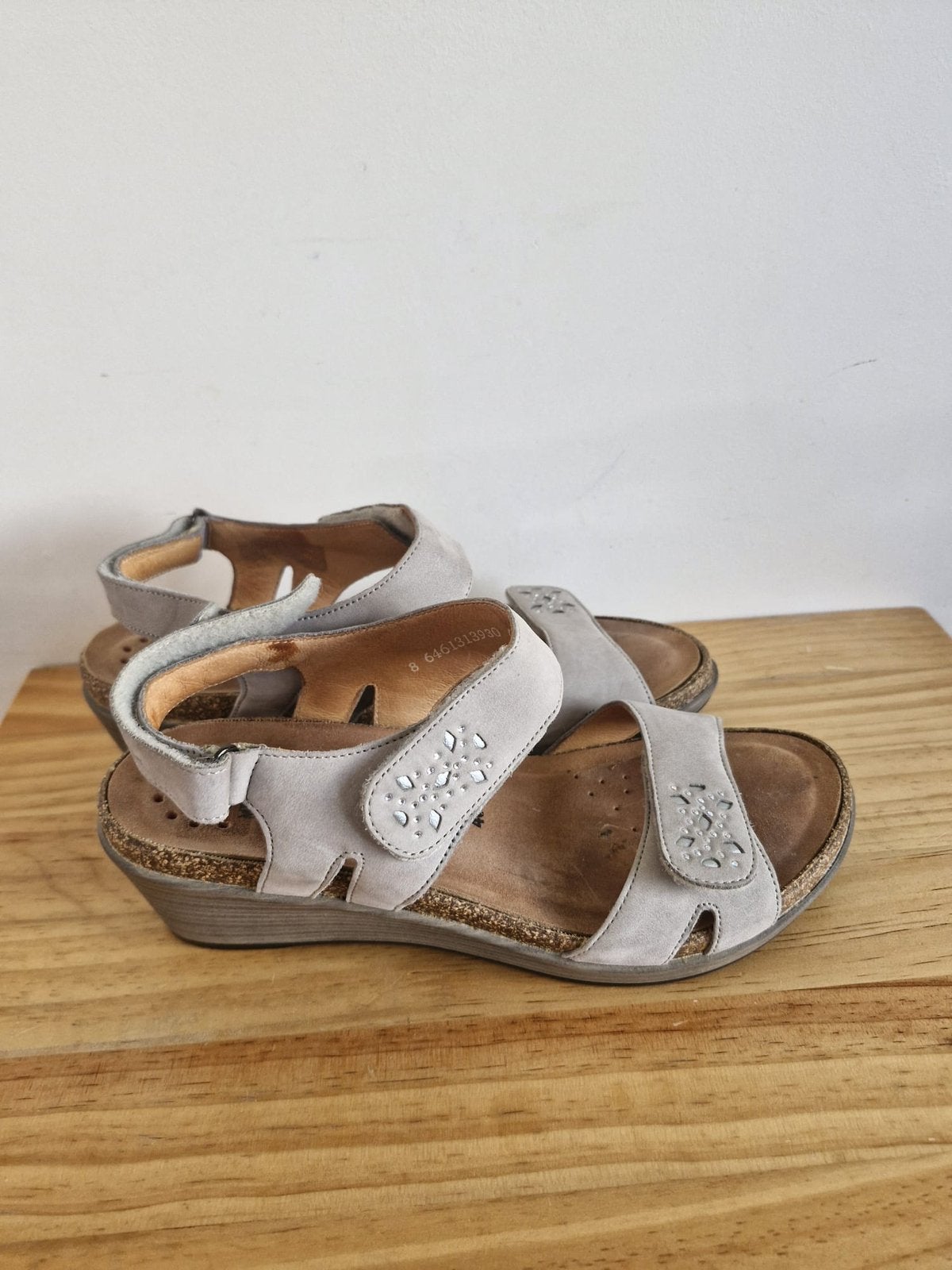 Sandalen, Beige, Zo goed als nieuw, Sandalen of Muiltjes, Ophalen of Verzenden
