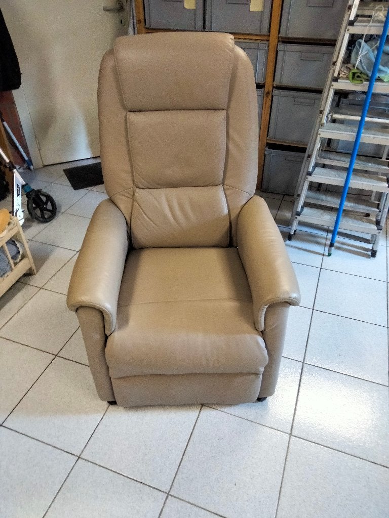 relax zetel leder met elektrische bediening, Ophalen, Eenpersoons, Leer, Zo goed als nieuw