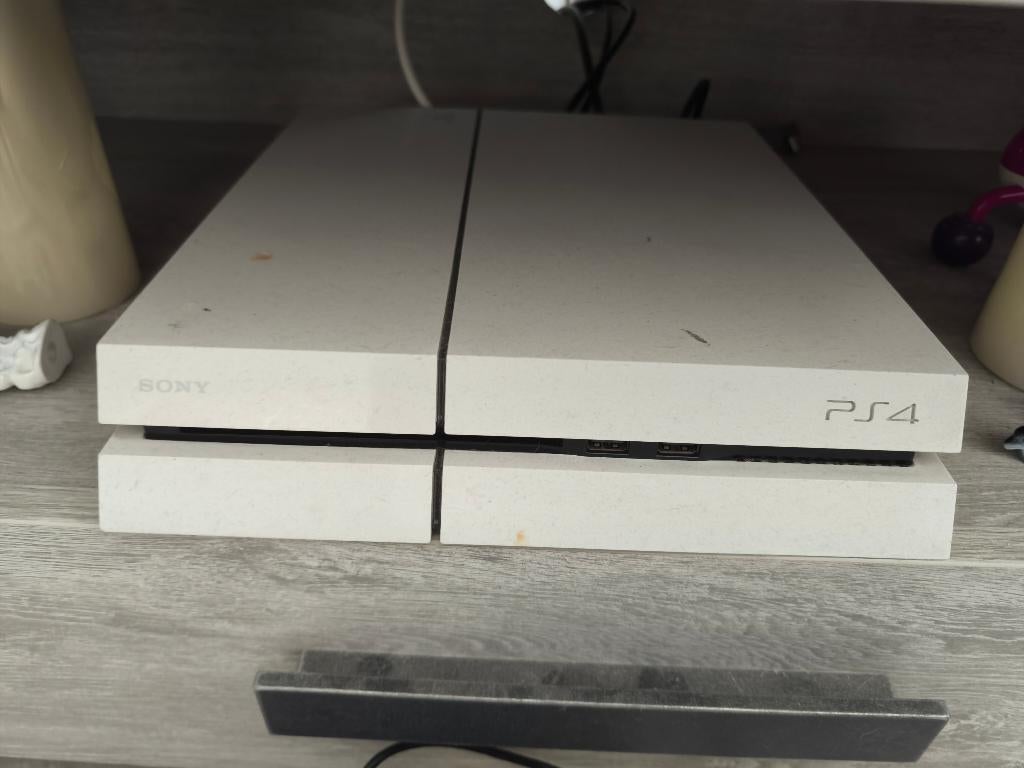 Ps4 avec manettes et jeux, Consoles de jeu & Jeux vidéo, Consoles de jeu | Sony PlayStation 4, Utilisé, Slim, 500 GB, Avec 2 manettes