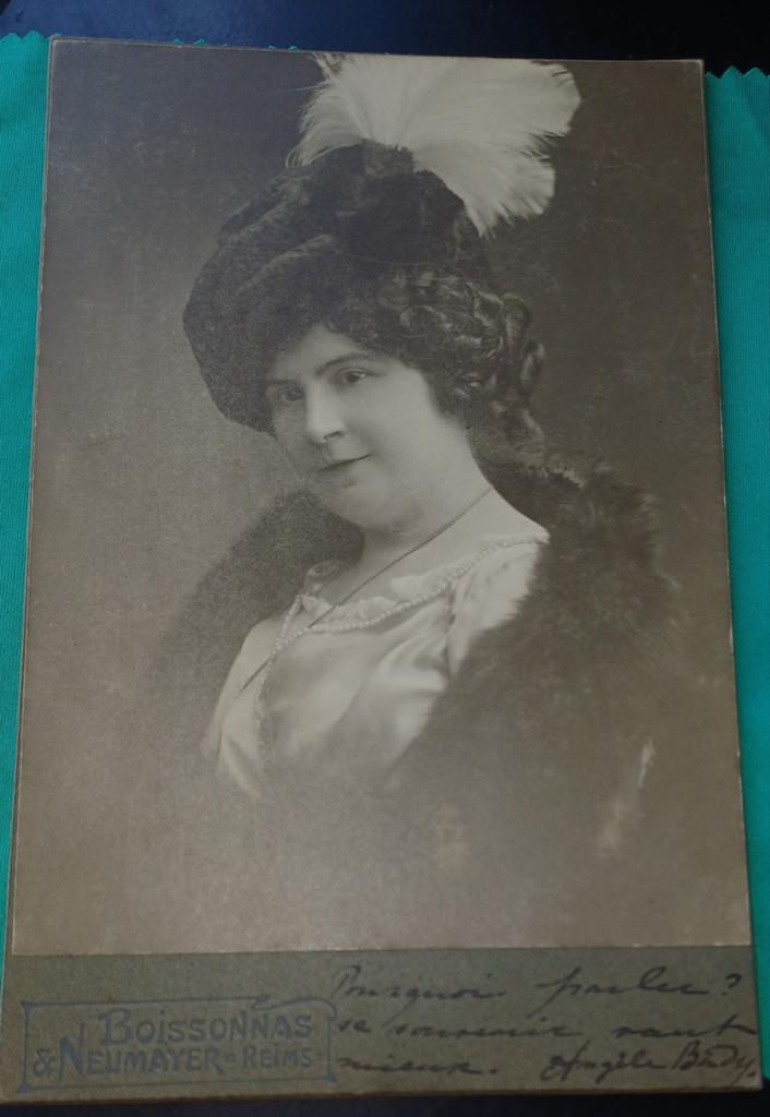 Lot photos CPA Angèle Bady - Rare Carte Signée, Enlèvement