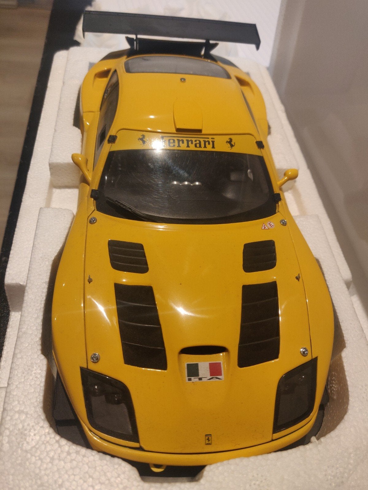 Ferrari 575 GTC Kyosho 1:18 (jaune) - Parfait état, Enlèvement ou Envoi, Comme neuf, Voiture, Kyosho