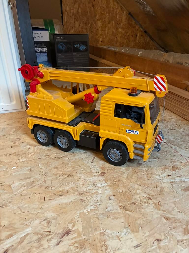 Camoin Man grue Bruder, Ophalen, Zo goed als nieuw
