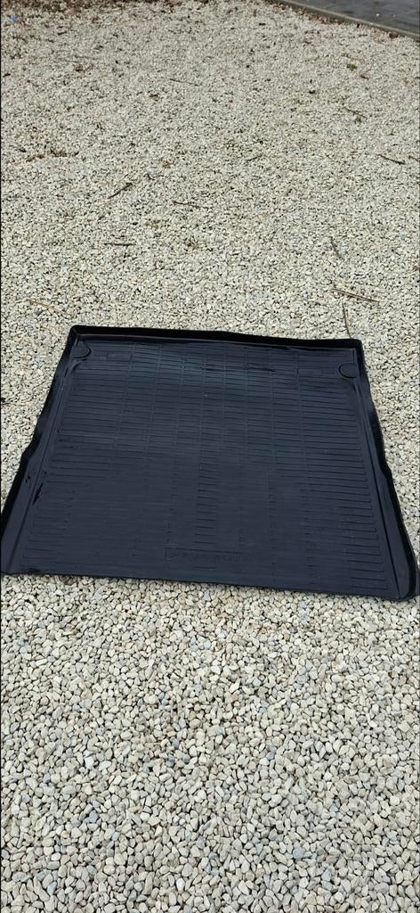 Harde kofferbakmat voor Peugeot (5008), Ophalen