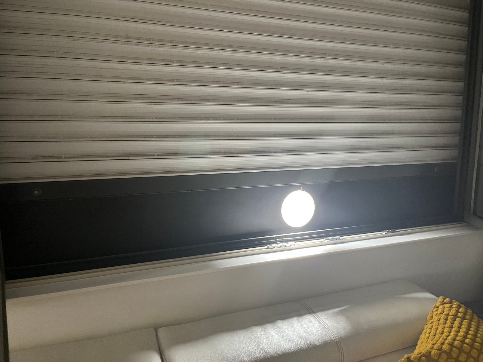 Plank met gat voor afvoerbuis/flexibel airco 140mm 192,5cm, Ophalen, Zo goed als nieuw, Mobiele airco