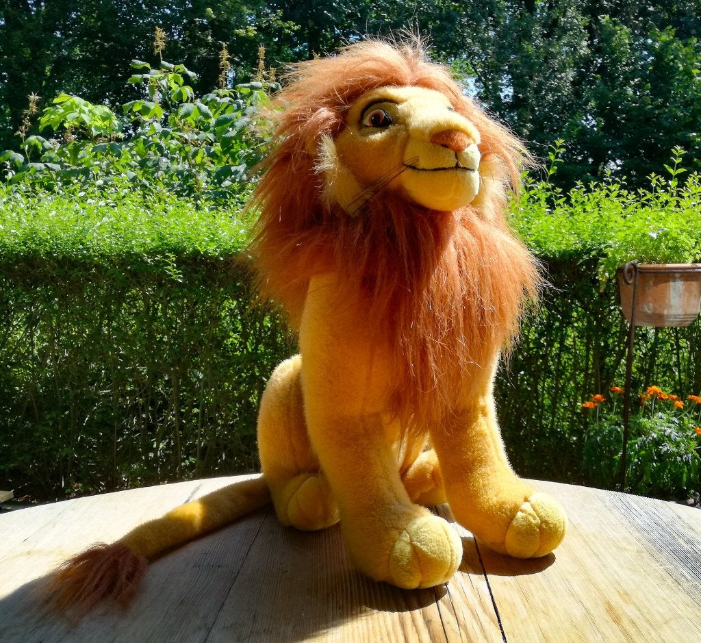 Simba, uit de iconische film 'The Lion King'  Disney, Kinderen en Baby's, Disney, Disney, Geel, Nieuw
