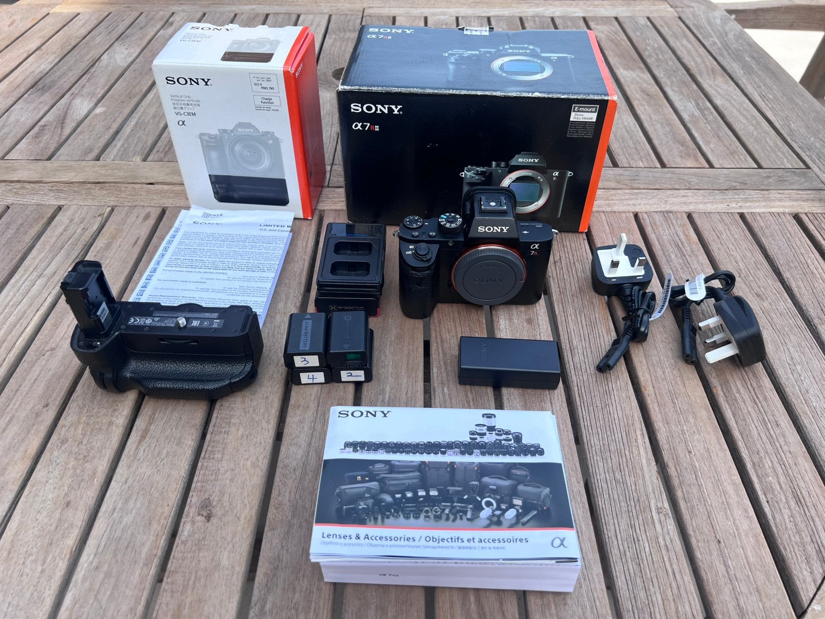 Sony A7R II + batterij grip, 42 Megapixel, Compact, Ophalen of Verzenden, Zo goed als nieuw