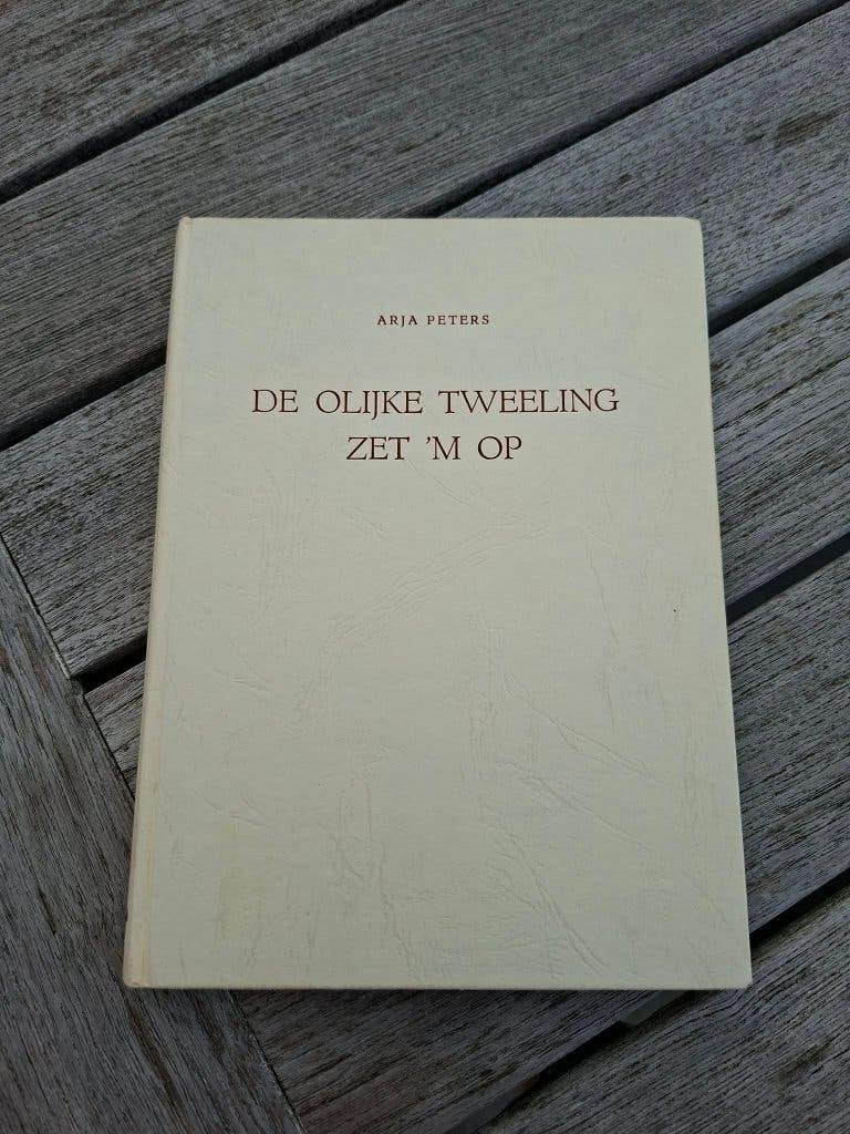 Arja Peters: De Olijke Tweeling zet 'm op, Ophalen of Verzenden, Fictie, Arja Peters, Gelezen