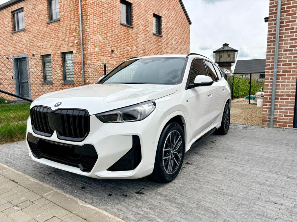 BMW X1 sDrive18i Pack M * NIEUWSTAAT!! 30.600 KM!! *, Auto's, BMW, Particulier, X1, ABS, Achteruitrijcamera, Adaptieve lichten