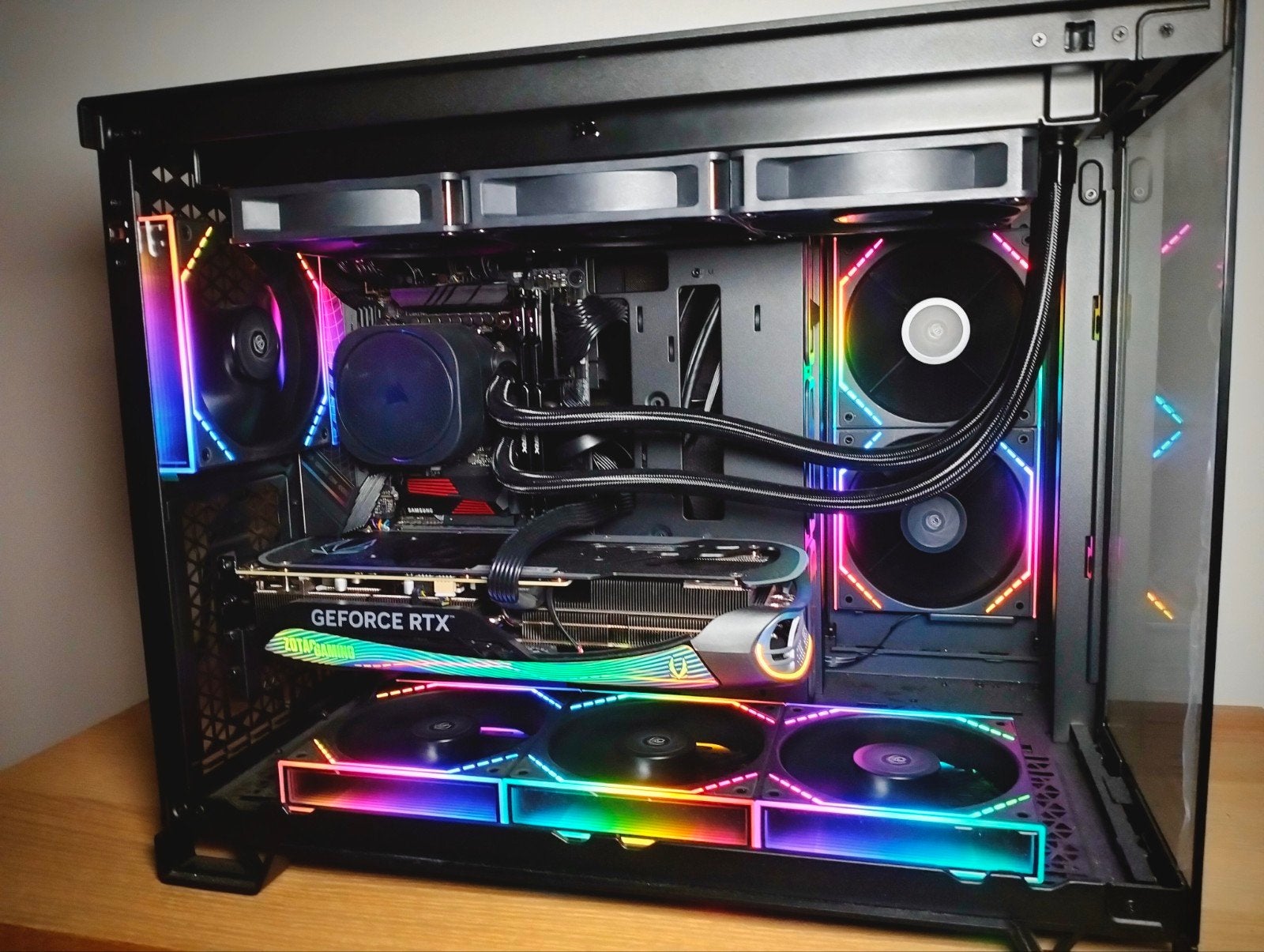 Gaming-pc i7 14700 RTX 4070 DDR5 32 GB, Computers en Software, Desktop Pc's, Zo goed als nieuw, 4 Ghz of meer, SSD, 32 GB, Met videokaart