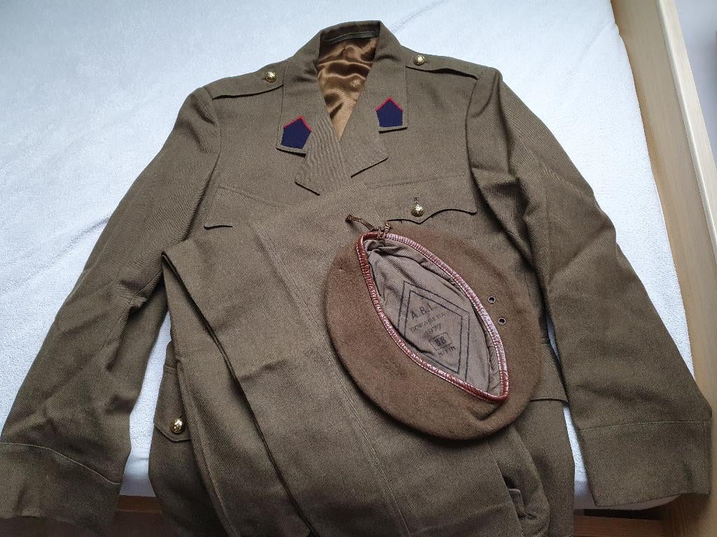 Mooi ABL uniform met baret, Verzamelen, Verzenden, Landmacht, Kleding of Schoenen
