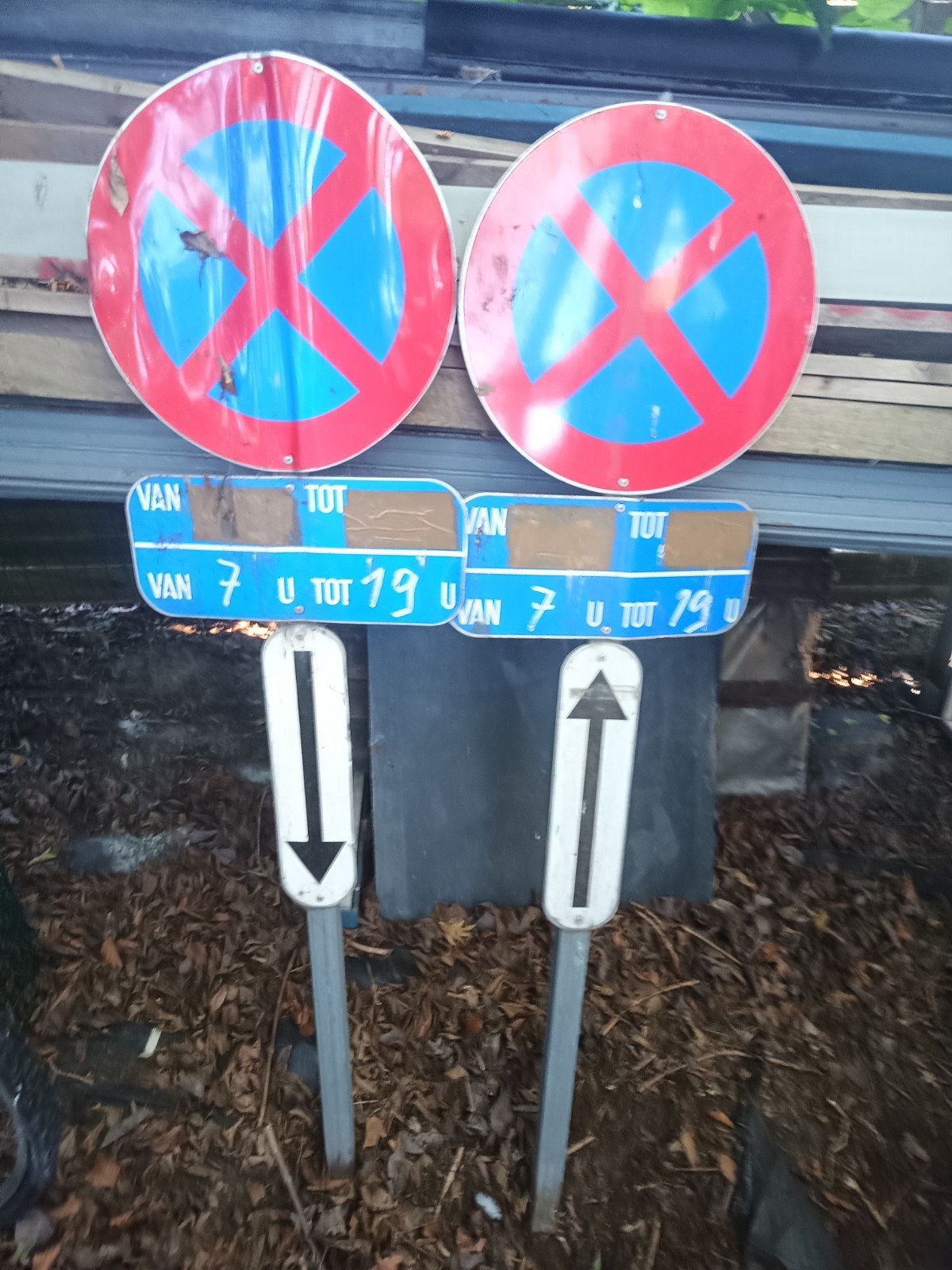 Parkeerborden voor een parkeerverbod te plaatsen, Verzamelen, Automaten | Overige, Ophalen