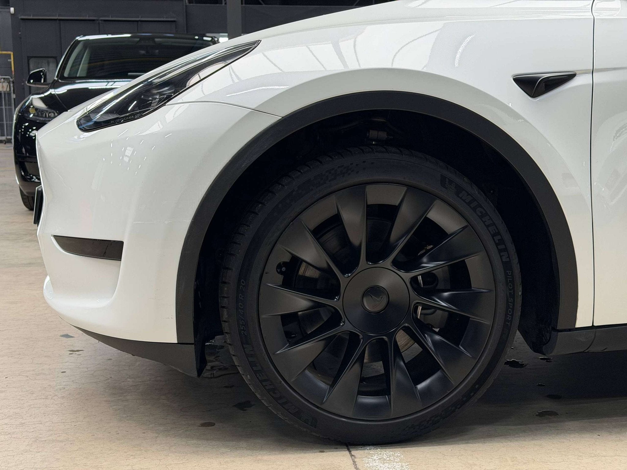 Tesla Model Y MODEL Y PREMIUM RWD - HW4 - 20" INDUCTION - PA, Auto's, Achterwielaandrijving, Gebruikt, Zwart, Wit