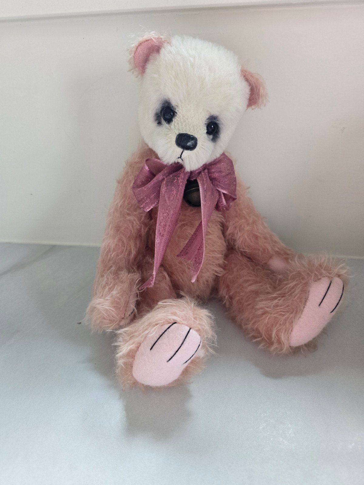 Handmade Teddybeer van pluche., Ophalen of Verzenden, Beer, Handgemaakt, Middelgroot (20 tot 80 cm)