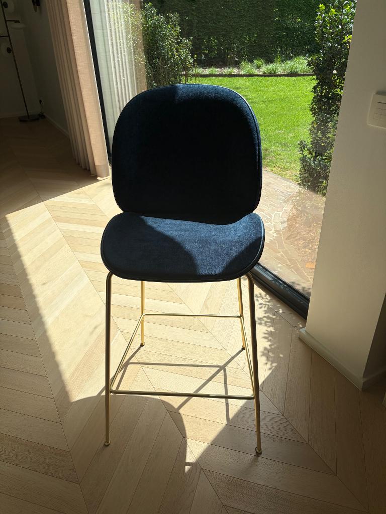 Gubi barkruk, Ophalen, Met voetsteun, 60 tot 90 cm, Zo goed als nieuw