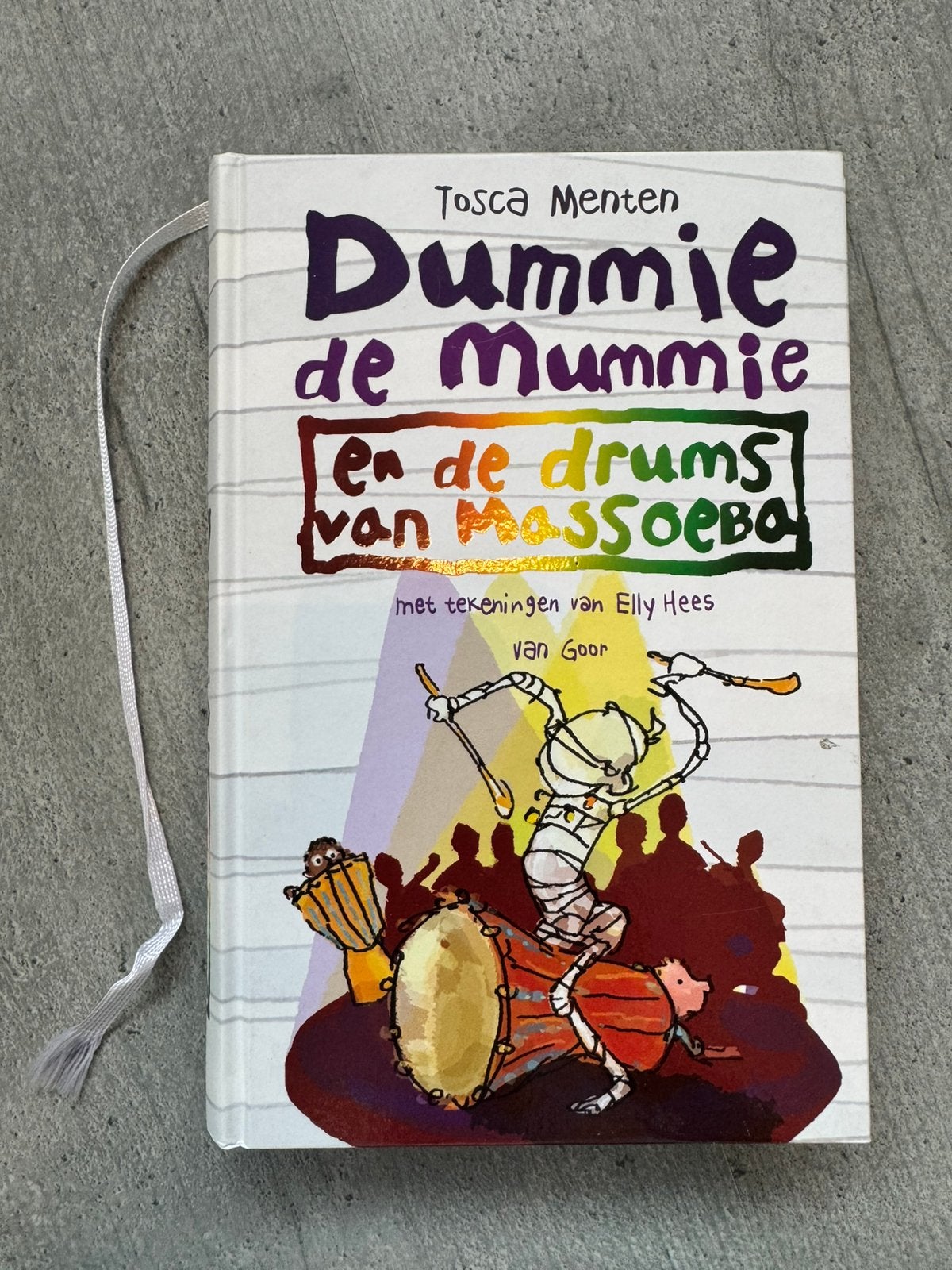 Tosca Menten - Dummie de mummie en de drums van Massoeba, Ophalen, Zo goed als nieuw, Tosca Menten