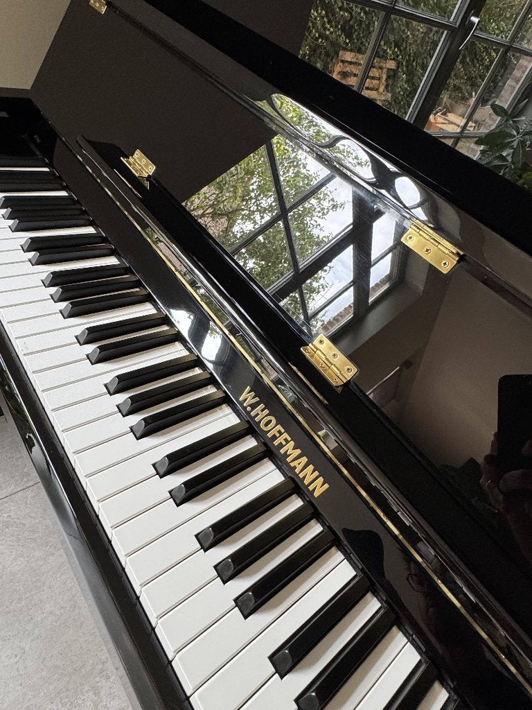 W. HOFFMANN PIANO | VISION V126 | UNIEKE KANS, Musique & Instruments, Pianos, Brillant, Comme neuf, Enlèvement, Piano