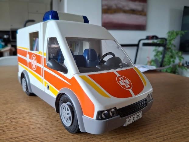 PLAYMOBIL Ziekenwagen (70049), Enlèvement
