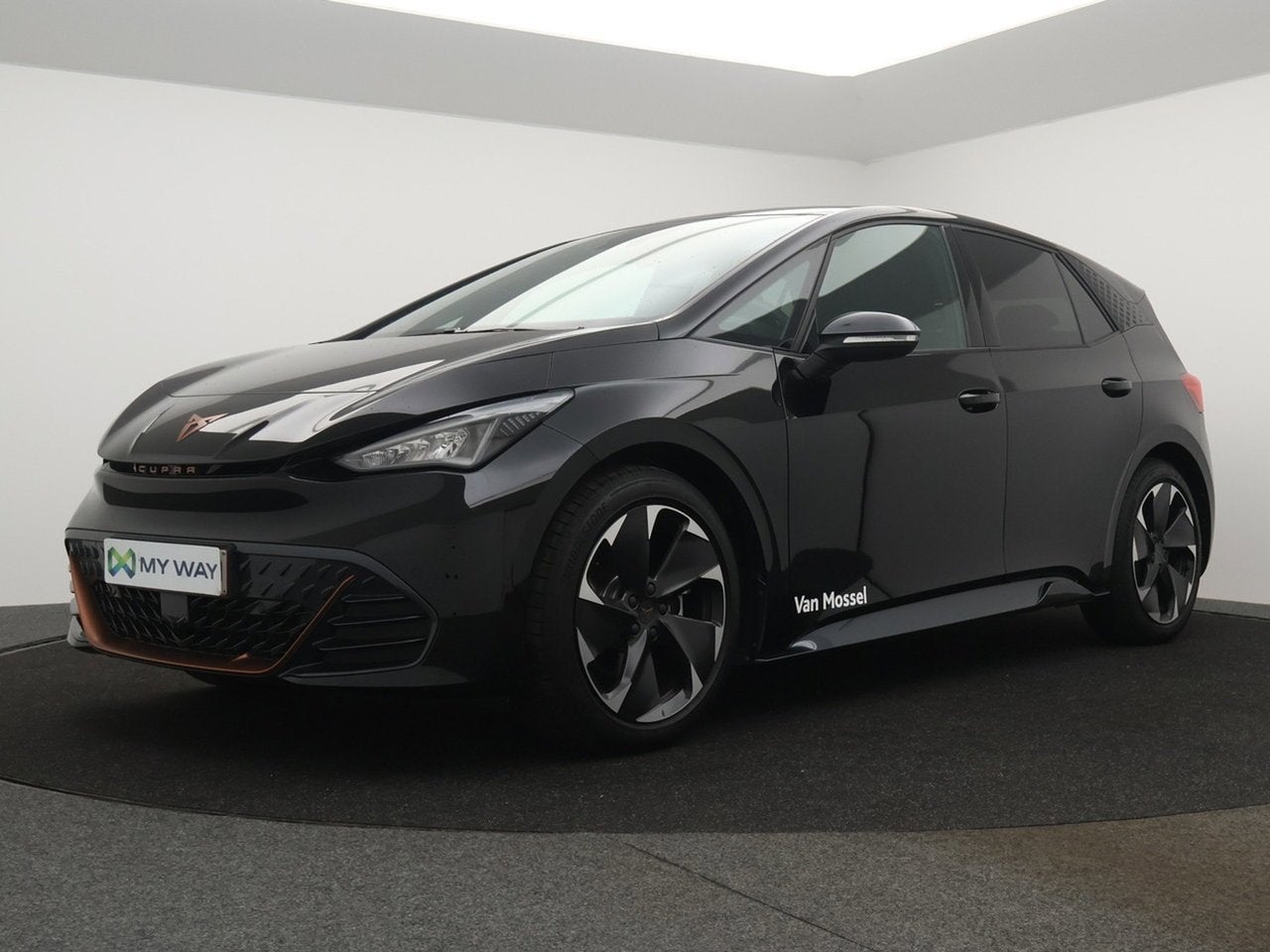 Cupra Born Born Business 204pk 59kWh * DEMO *, Auto's, Automaat, Zwart, Berline, Te koop