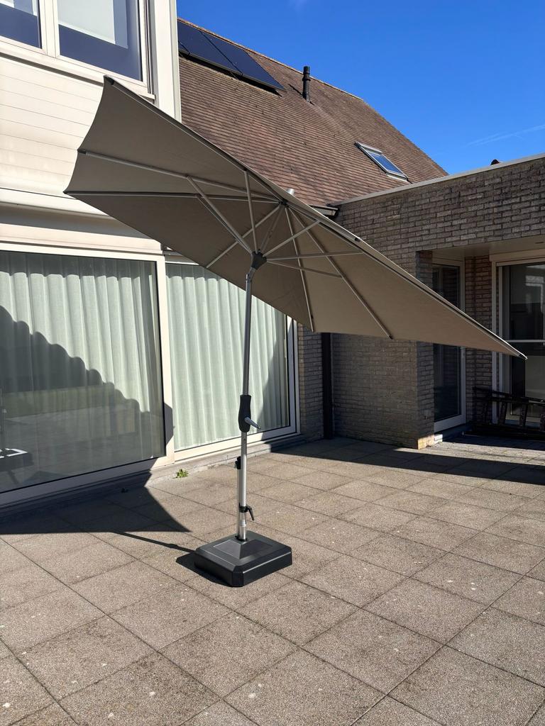 Taupekleurige parasol, Neuf, Enlèvement, 2 à 3 mètres, Inclinable