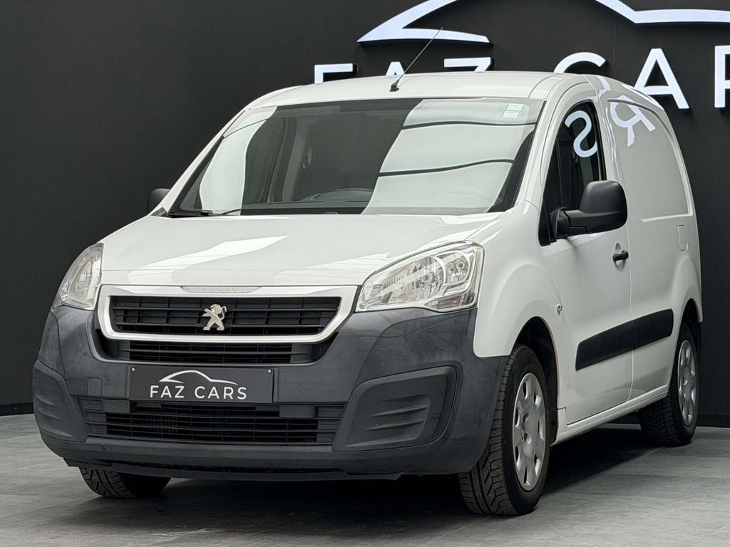Peugeot Partner * Réservé * (bj 2015), Auto's, Voorwielaandrijving, Euro 5, Stof, Gebruikt