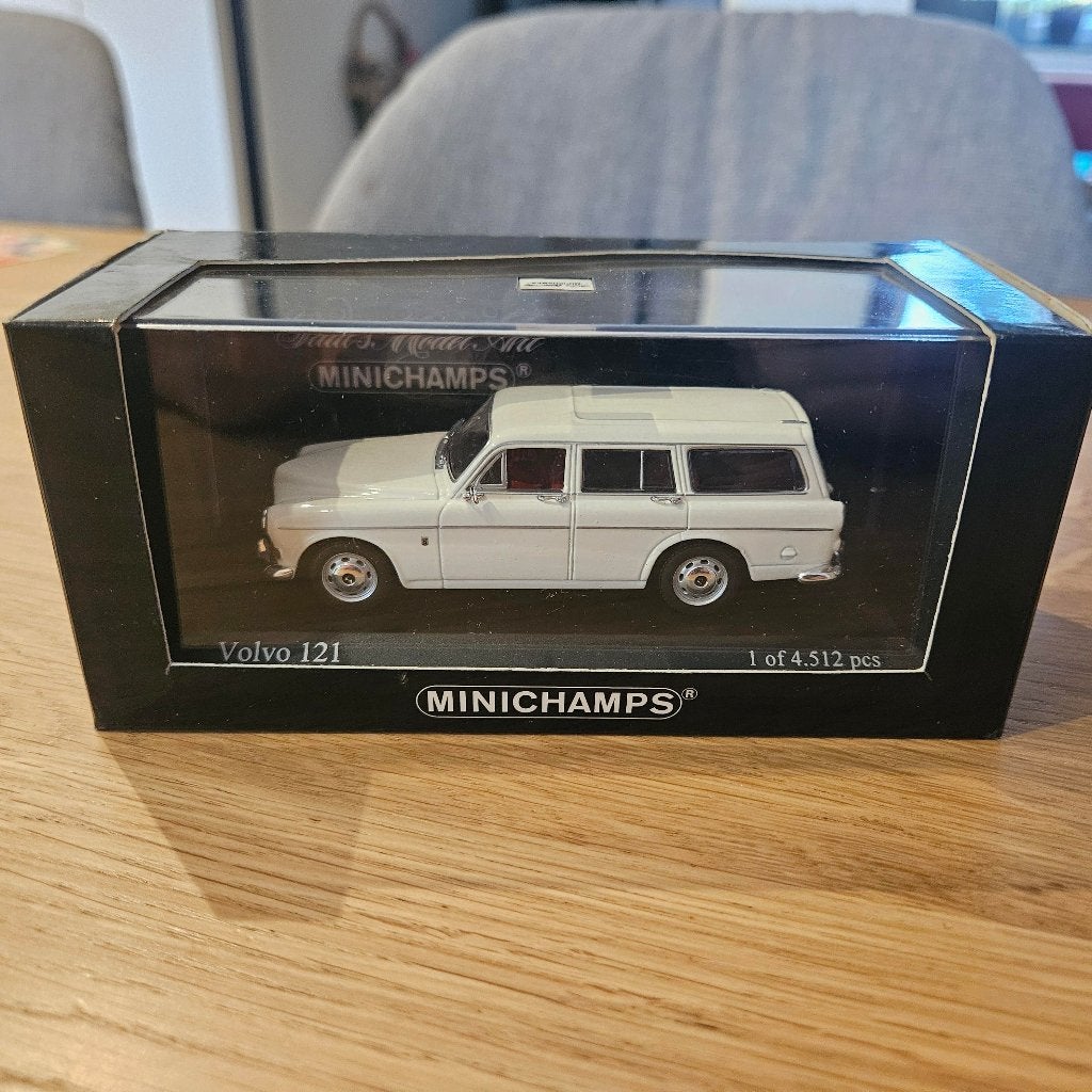 Minichamps Volvo 121 break white 1/43, Enlèvement ou Envoi, Neuf, Voiture, MiniChamps