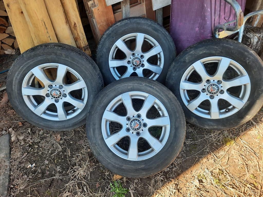 4 jantes alu 15' pour VW /Skoda etc, avec 2 très bons pneus, Autos : Pièces & Accessoires, Pneus & Jantes, Pneus et Jantes, Pneus été