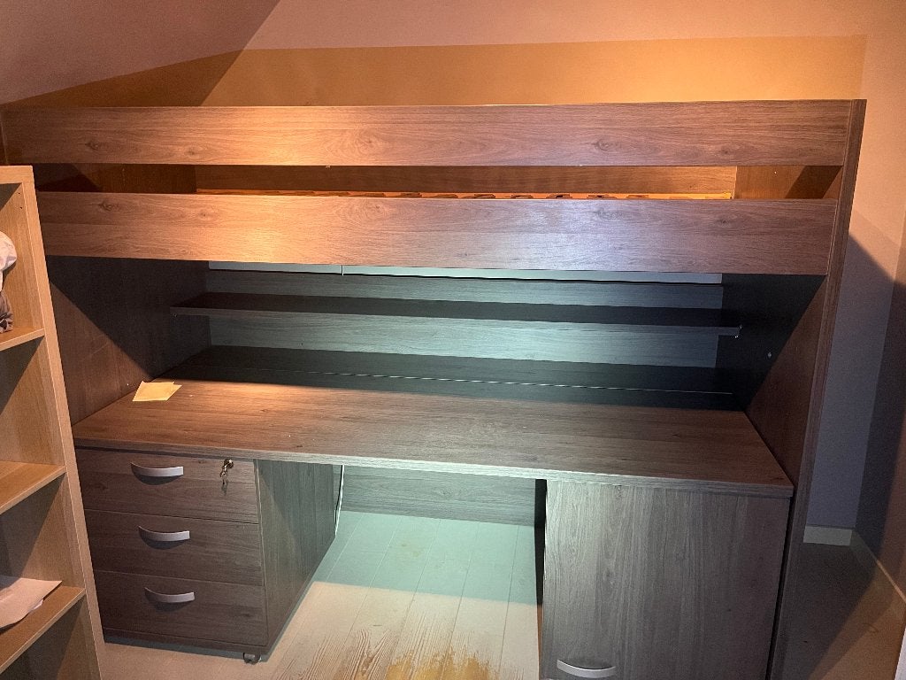 Bureau (op wieltjes) en bijhorende hoogslaper - origine WEBA, 100 cm, Une personne, Enlèvement, Utilisé