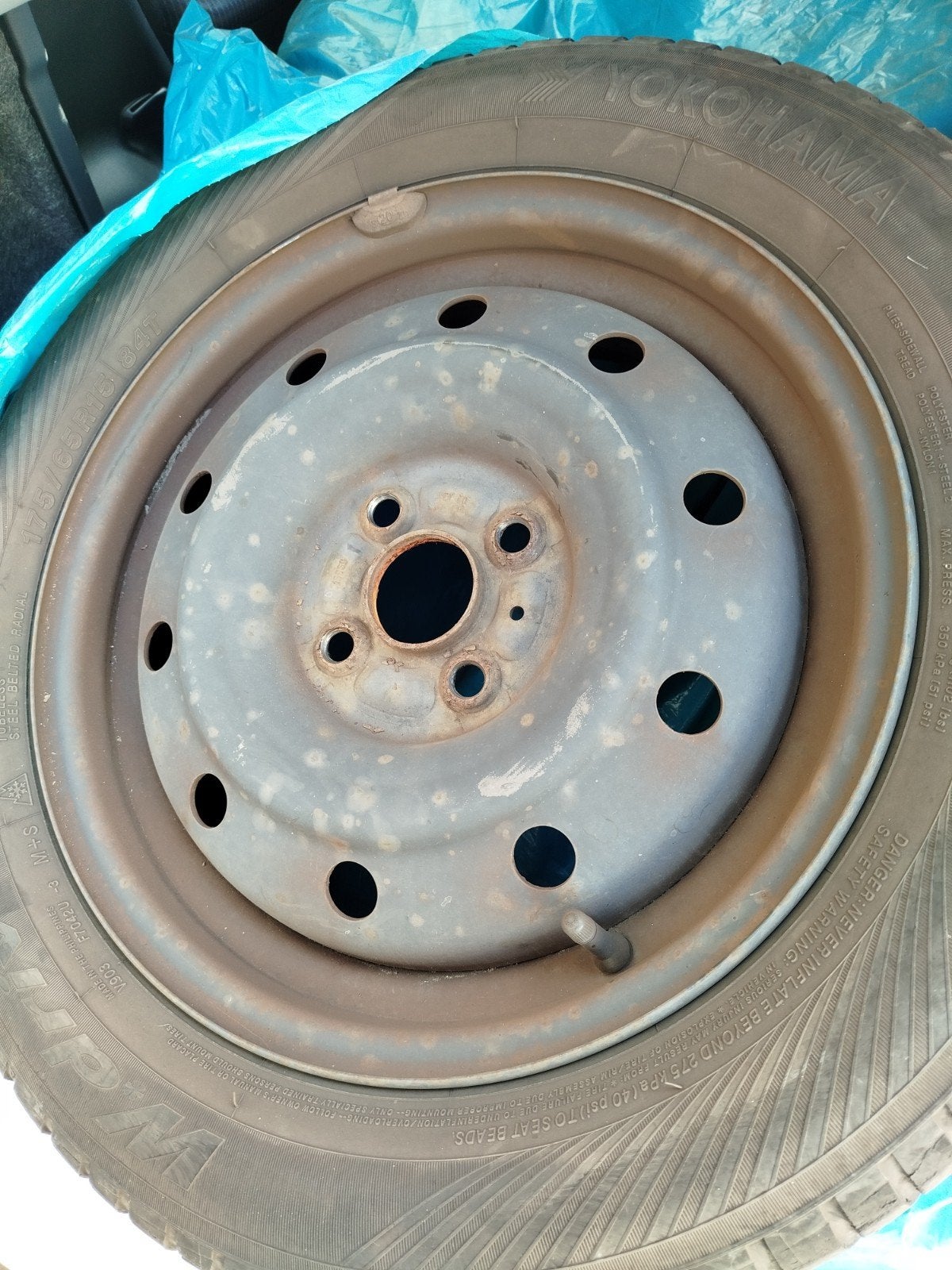 4 jantes 175/65/R15 84T avec pneux hiver, Auto-onderdelen, Banden en Velgen, Ophalen, Gebruikt, 15 inch, Velg(en)