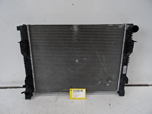 RADIATEUR Dacia Duster (HS) (01-2009/01-2018) (214100078R), Dacia, Gebruikt, Renault Deutschland AG, Peter-Huppertz-Straße 5
51063  Köln, DE