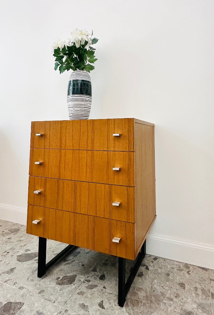 Commode Meurop vintage, Maison & Meubles, Armoires | Commodes, Enlèvement, Utilisé