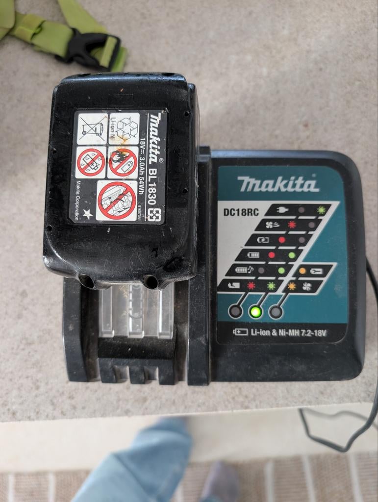 Makita snellader 18V incl batterij, Ophalen