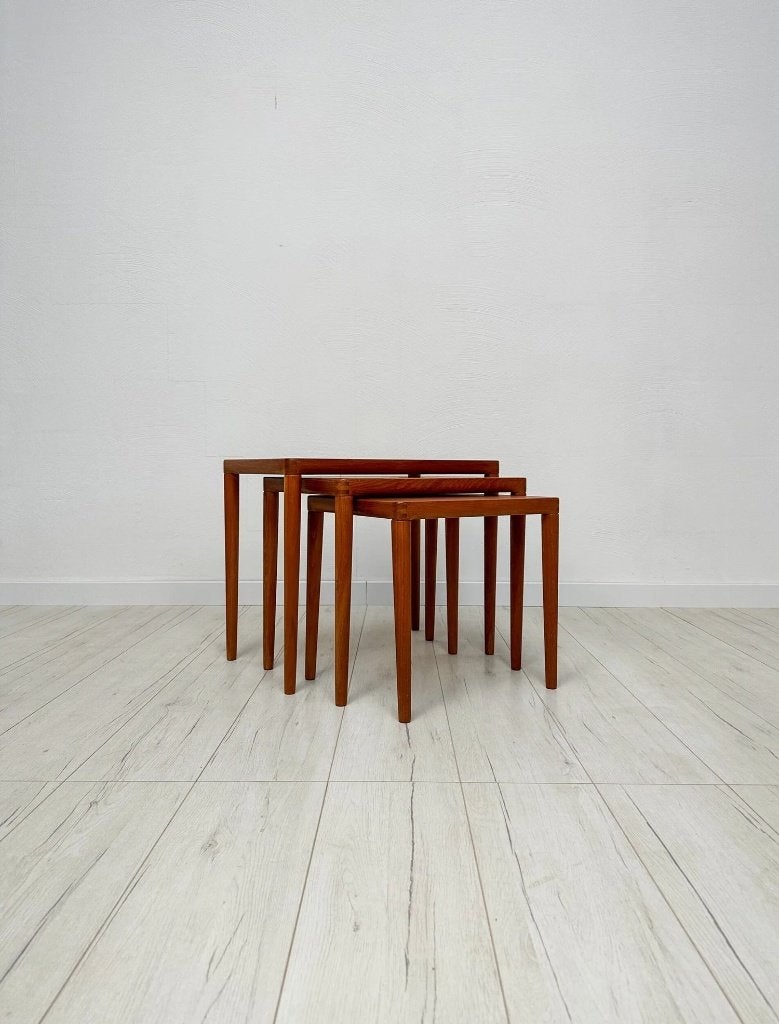 Set van 3 H.W. Klein Bramin teak mimiset bijzettafels 60s, Ophalen