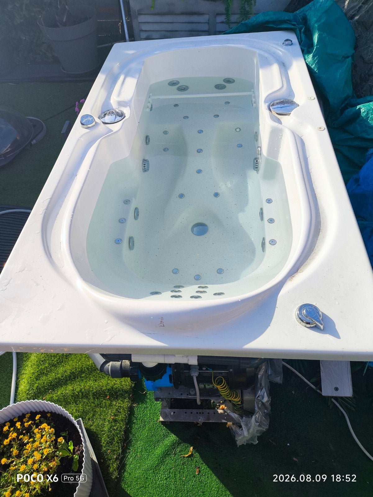 Goed werkende jacuzzi te koop!  22 waterjets en 22 luchtjets, Ophalen