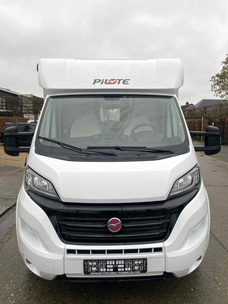Pilote P696 U Selection Automaat, Caravanes & Camping, Camping-cars, Jusqu'à 4, Entreprise, Fiat, Pilote