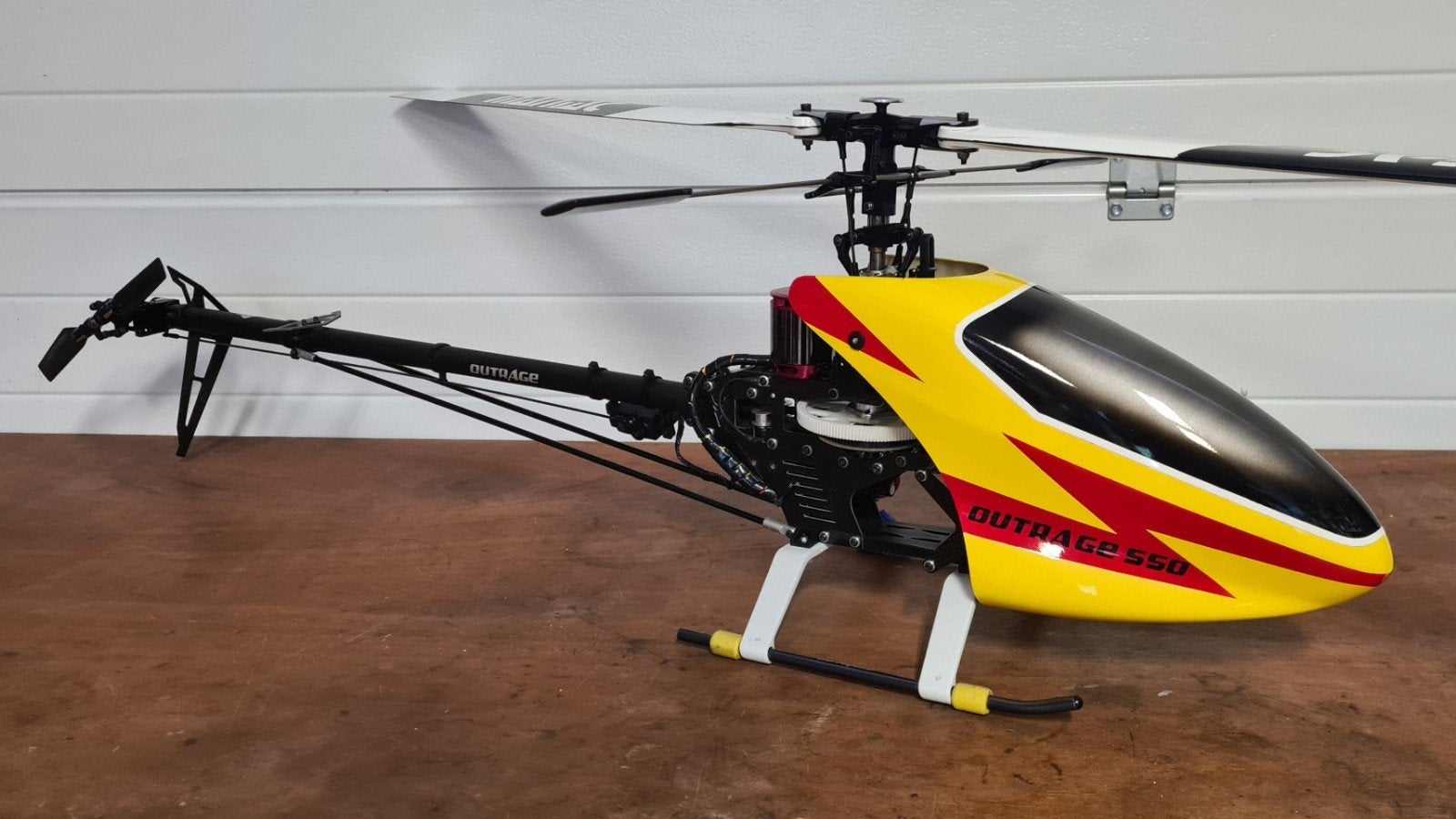 Outrage 550, Ophalen of Verzenden, Zo goed als nieuw, Elektro, Helikopter