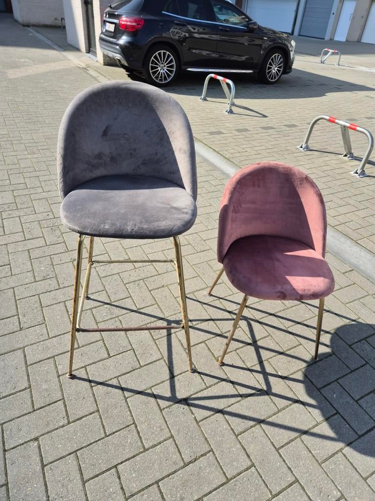 12 barkrukken en 4 stoelen., Ophalen, Gebruikt