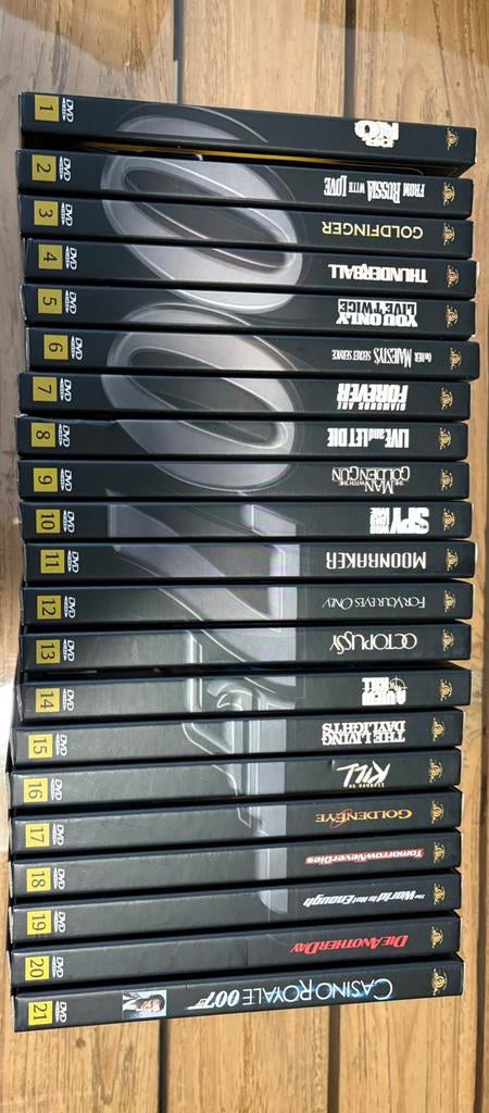 DVD set James Bond, Ophalen, Zo goed als nieuw