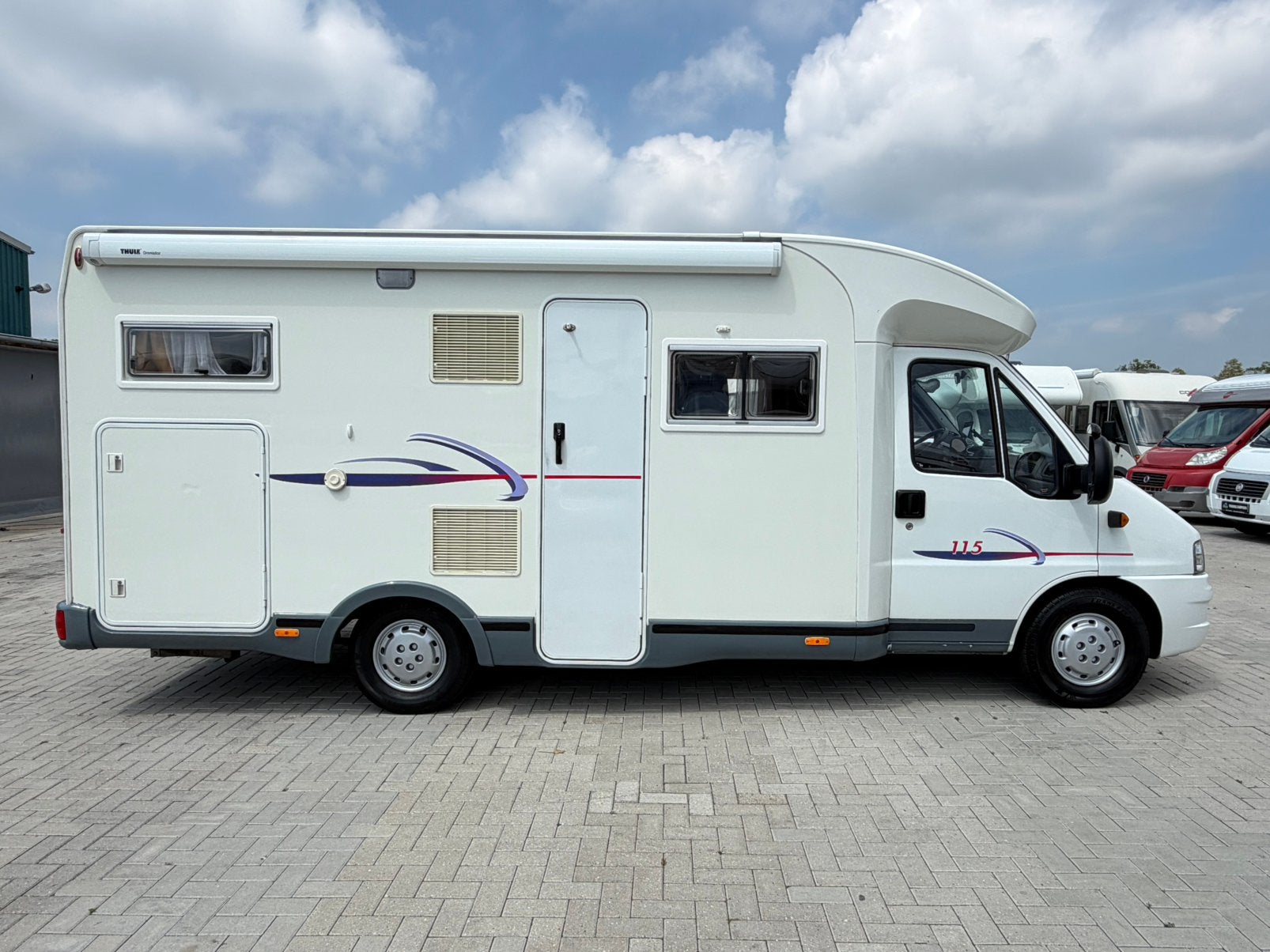 Challenger 115 |Airco|Camera|XXL Garage|4 Zitplaatsen|, Caravans en Kamperen, Mobilhomes, Ringverwarming, Fiat, Bedrijf, Challenger
