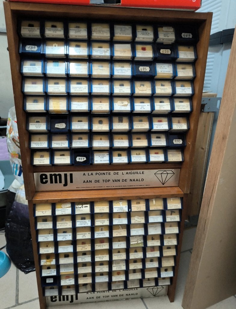 Présentoir EMJI pointe diamant, TV, Hi-fi & Vidéo, Enlèvement, Neuf, Pièce tourne-disques, Autres marques