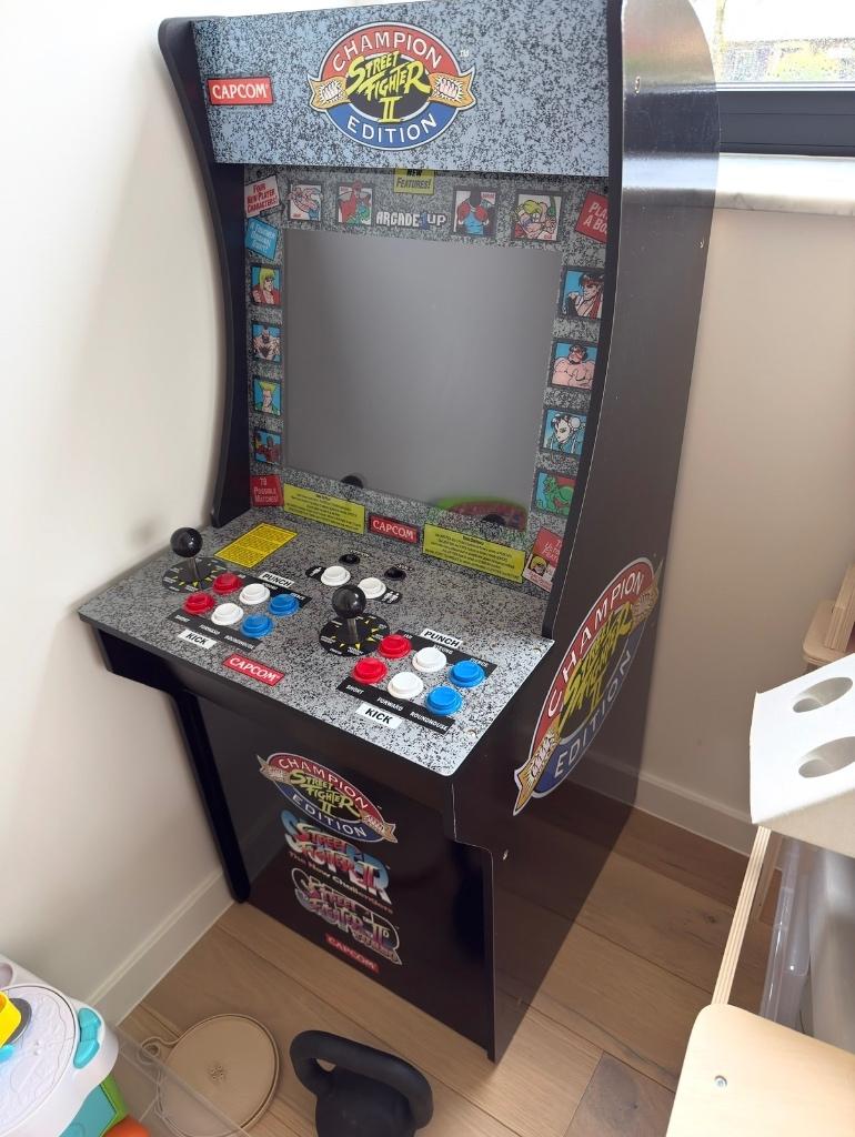Arcade 1up Street Fighter II Champion Edition, Ophalen, Gebruikt