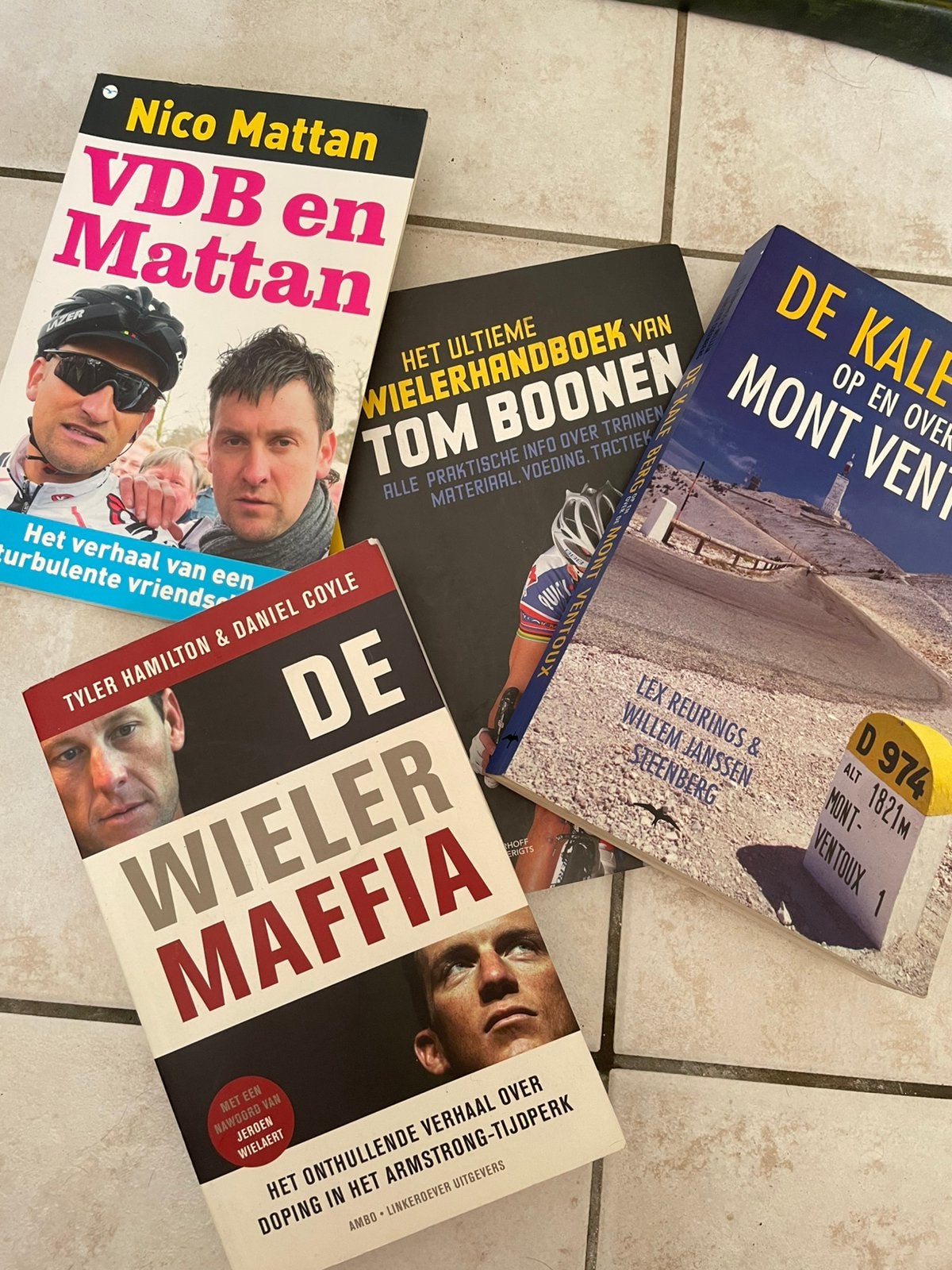 boeken wielrennen en etc, Livres, Partis & Groupements, Enlèvement ou Envoi, Comme neuf
