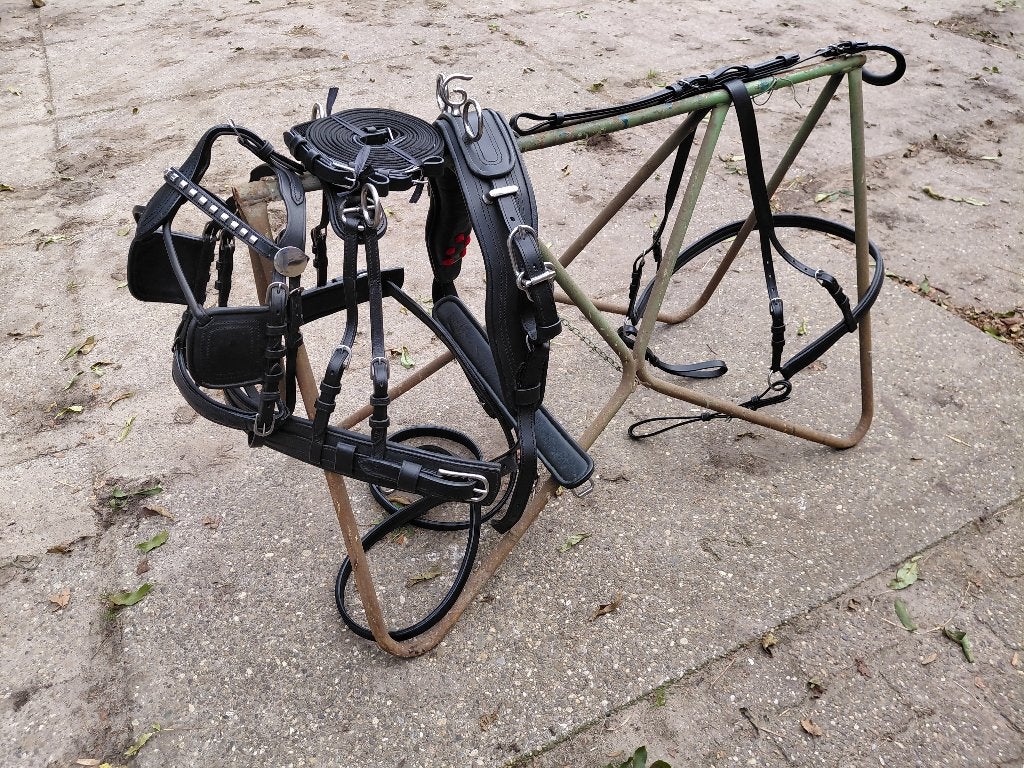 Mooie nieuwe leren zwart shet of a pony tuig mentuig, Dieren en Toebehoren, Ophalen, Shetlander, Inclusief teugels, Nieuw