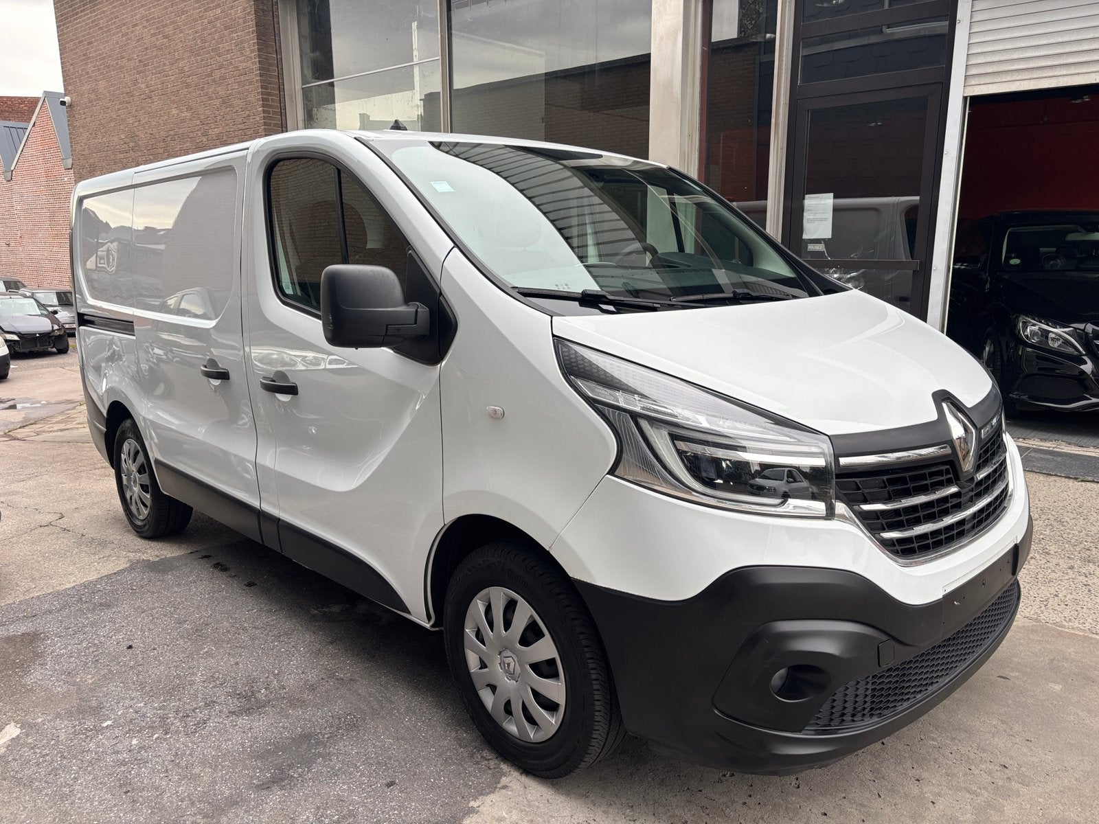 Renault Trafic 2Litres DCi//77000km//2020//clim//GPS//neuf!!, Autos, Achat, Euro 6, 3 places, Noir